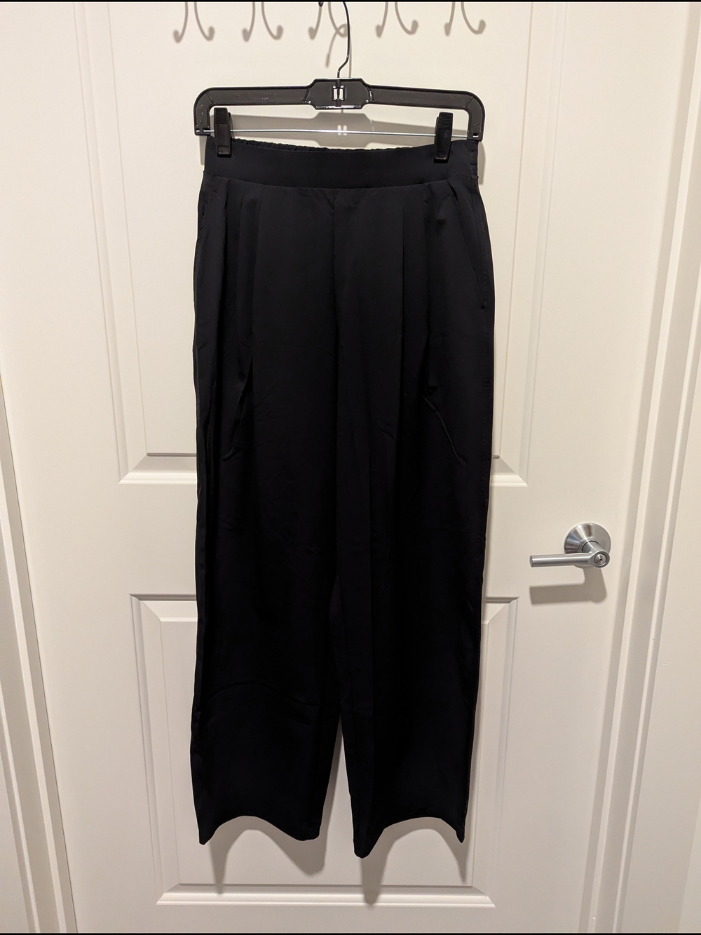 NWOT Uniqlo Ultra Stretch Active Wide Pants